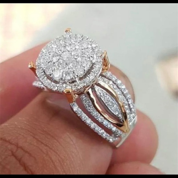 Gold & Silver Exquisite Rhinestone Solitaire Ring - Picture 4 of 11